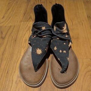 Very G Black Tie-Front Sandals with Brown Footbed